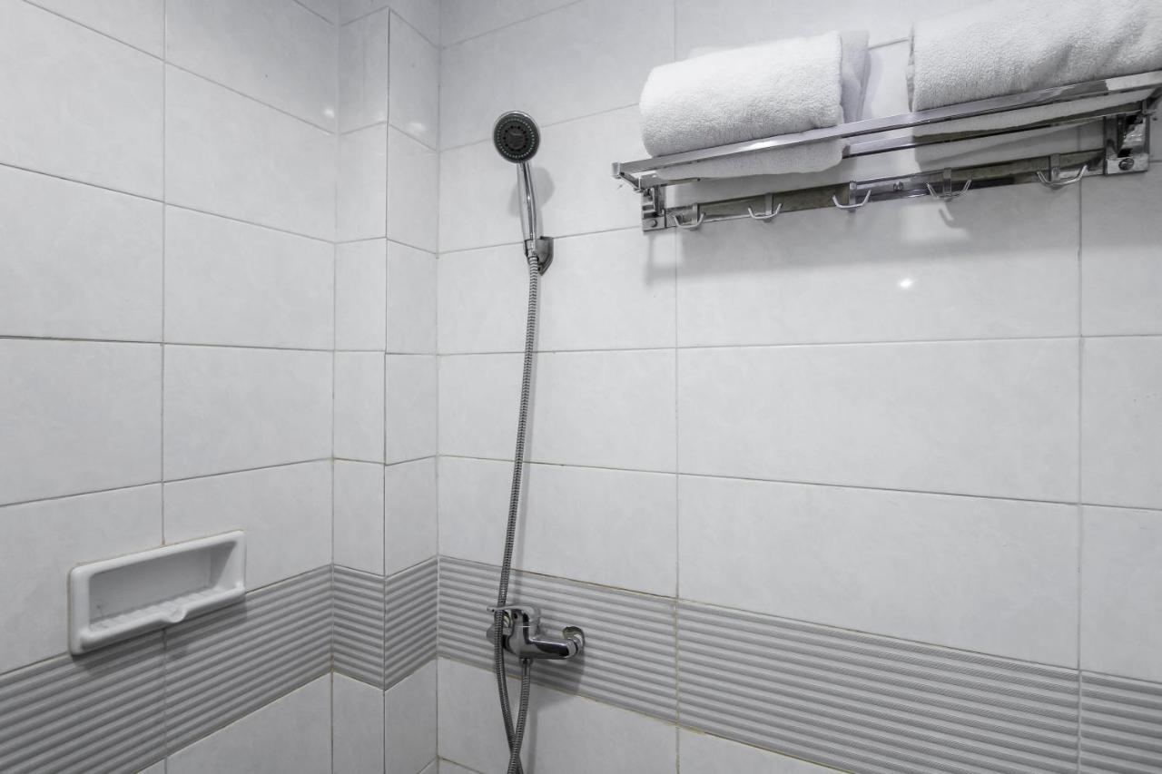 Reddoorz Plus Syariah @ Jalan Sriwijaya Медан Экстерьер фото