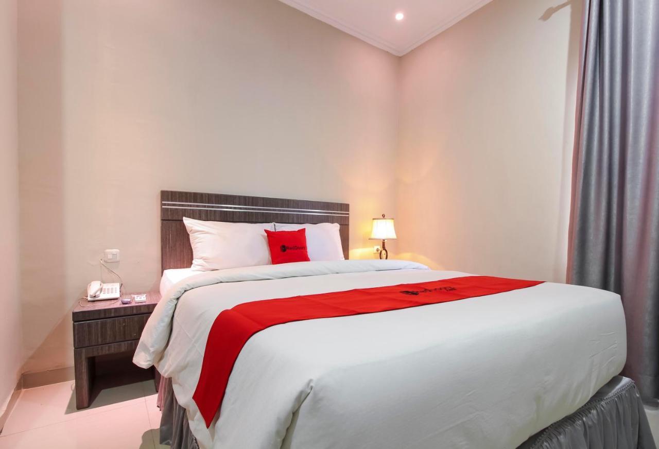 Reddoorz Plus Syariah @ Jalan Sriwijaya Медан Экстерьер фото